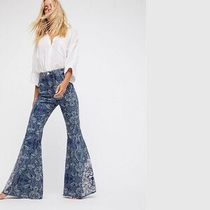 Float On Flare Jeans
